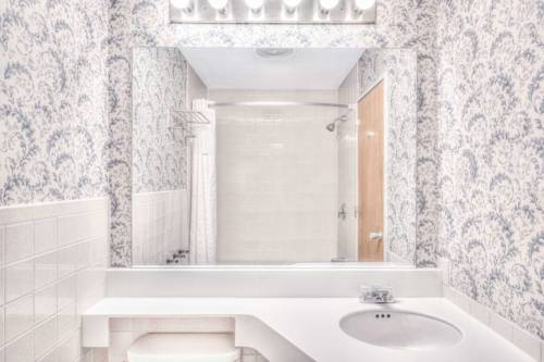 Imagen de la habitación del Hotel Howard Johnson By Wyndham Harrisburg. Foto 2