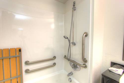 Imagen de la habitación del Hotel Howard Johnson By Wyndham Harrisonburg. Foto 2