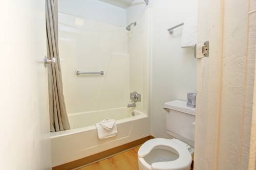 Imagen de la habitación del Hotel Howard Johnson By Wyndham Harrisonburg. Foto 3