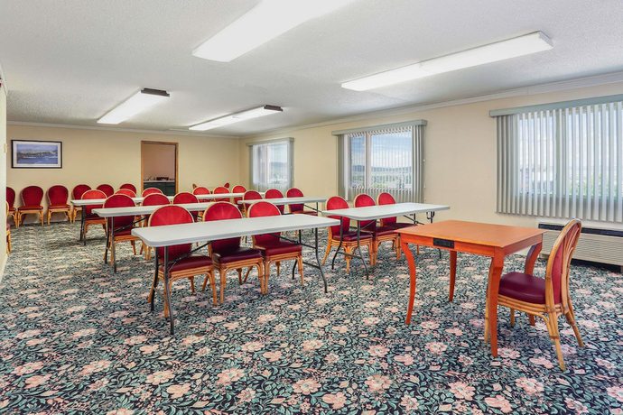 Imagen de los interiores del Hotel Howard Johnson By Wyndham Helena. Foto 10
