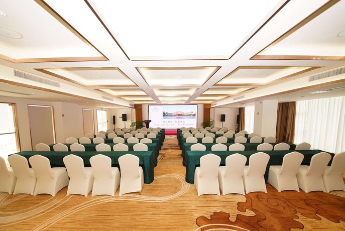 Imagen de los interiores del Hotel Howard Johnson By Wyndham Hot Springs Chaozhou. Foto 8