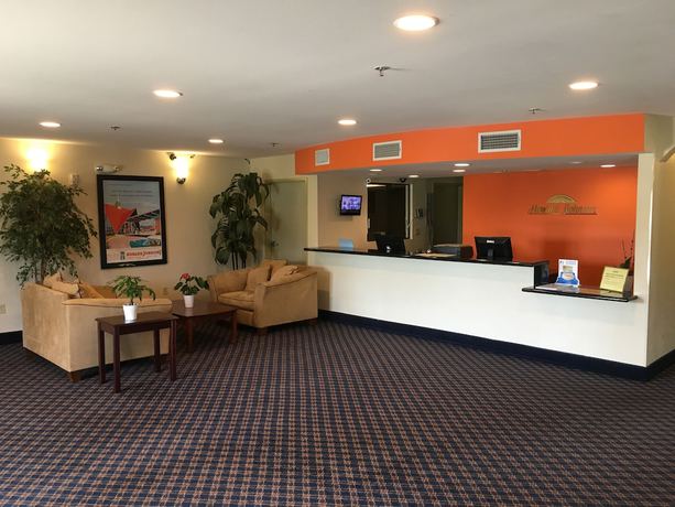 Imagen de los interiores del Hotel Howard Johnson By Wyndham Houma. Foto 19