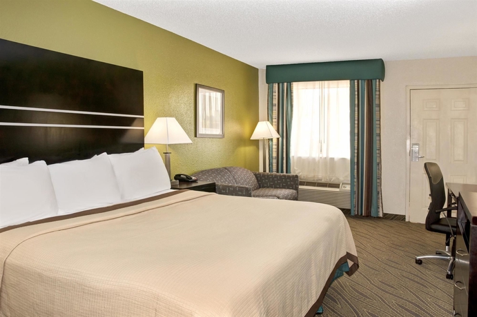 Imagen de la habitación del Hotel Howard Johnson By Wyndham Houston Heights/downtown. Foto 5