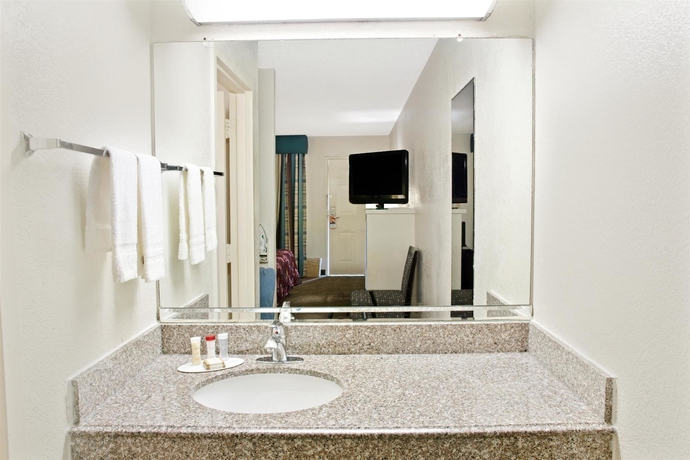 Imagen de la habitación del Hotel Howard Johnson By Wyndham Houston Heights/downtown. Foto 6