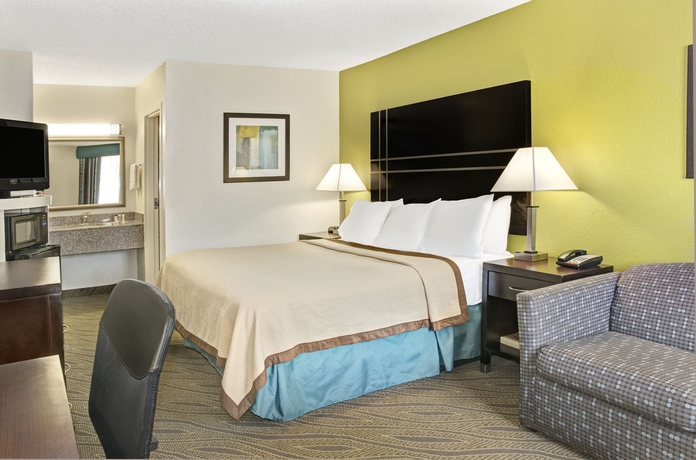 Imagen de la habitación del Hotel Howard Johnson By Wyndham Houston Heights/downtown. Foto 11