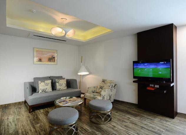 Imagen de los interiores del Hotel Howard Johnson By Wyndham Kolkata. Foto 17