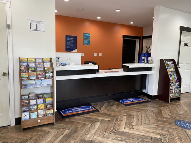 Imagen general del Hotel Howard Johnson By Wyndham Lake George. Foto 1