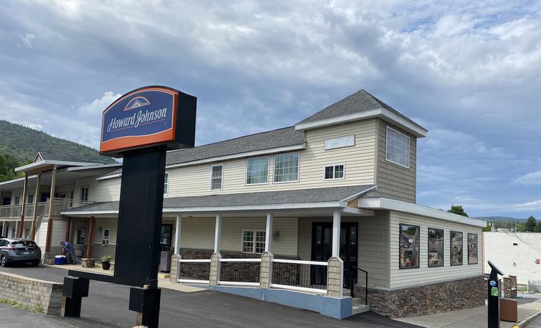 Imagen general del Hotel Howard Johnson By Wyndham Lake George. Foto 2