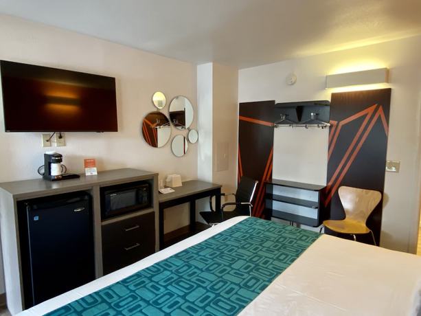 Imagen de la habitación del Hotel Howard Johnson By Wyndham Lake George. Foto 5