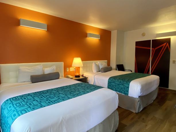 Imagen de la habitación del Hotel Howard Johnson By Wyndham Lake George. Foto 7