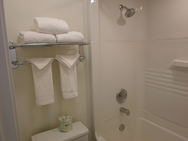 Imagen de la habitación del Hotel Howard Johnson By Wyndham Las Vegas Near The Strip. Foto 4