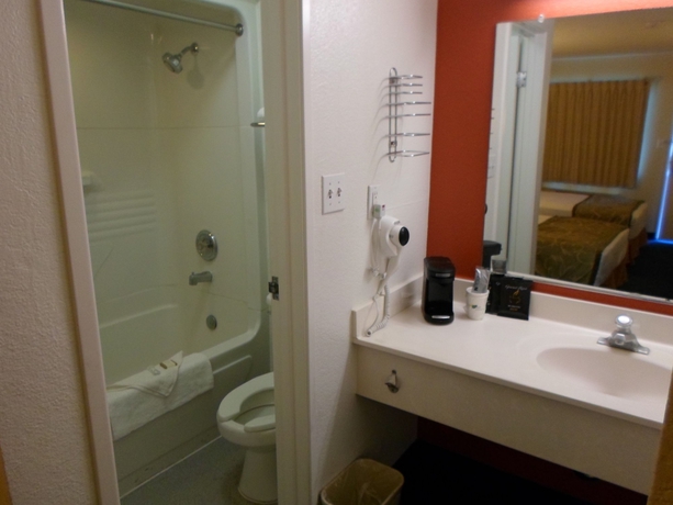 Imagen de la habitación del Hotel Howard Johnson By Wyndham Las Vegas Near The Strip. Foto 5