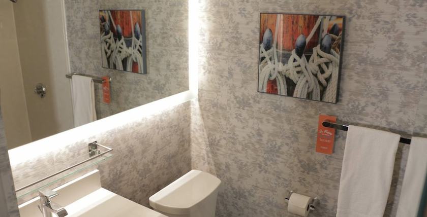 Imagen de la habitación del Hotel Howard Johnson By Wyndham Middletown Newport Area. Foto 5