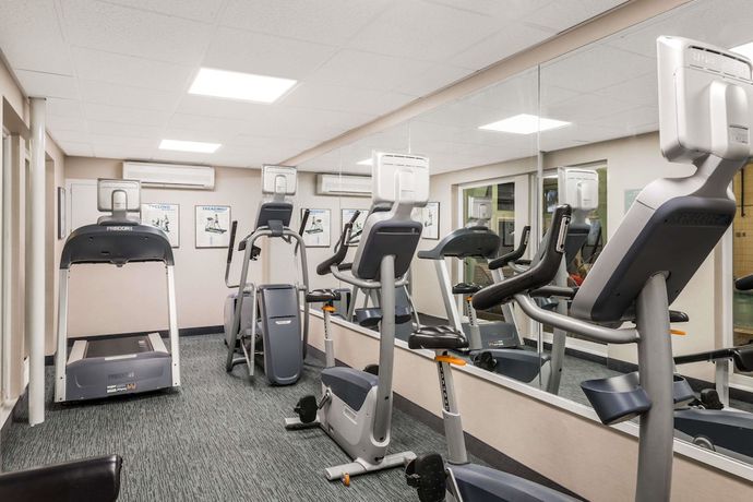 Imagen de los interiores del Hotel Howard Johnson By Wyndham Middletown Newport Area. Foto 14