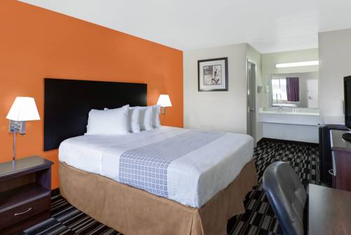 Imagen de la habitación del Hotel Howard Johnson By Wyndham Modesto Ceres. Foto 2
