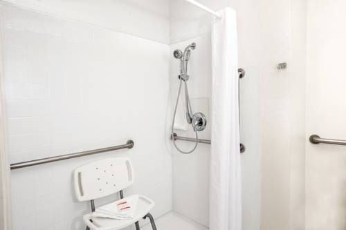 Imagen de la habitación del Hotel Howard Johnson By Wyndham Modesto Ceres. Foto 4
