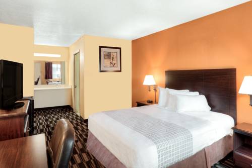 Imagen de la habitación del Hotel Howard Johnson By Wyndham Modesto Ceres. Foto 7