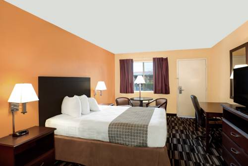 Imagen de la habitación del Hotel Howard Johnson By Wyndham Modesto Ceres. Foto 8