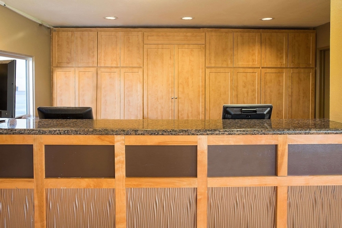 Imagen de los interiores del Hotel Howard Johnson By Wyndham National City/san Diego South. Foto 16