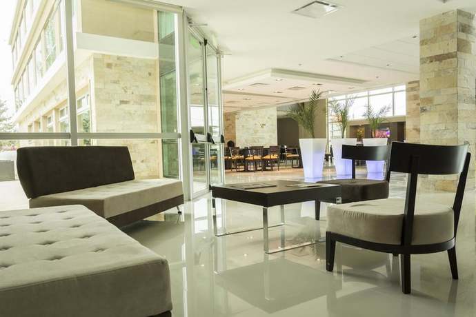 Imagen de los interiores del Hotel Howard Johnson By Wyndham Neuquen. Foto 17