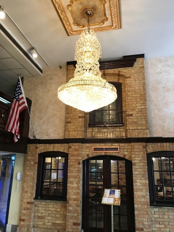 Imagen de los interiores del Hotel Howard Johnson By Wyndham Newark Airport. Foto 17