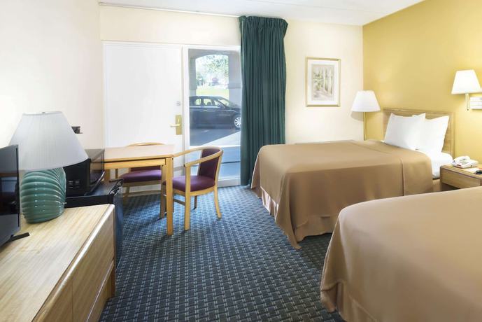 Imagen de la habitación del Hotel Howard Johnson By Wyndham Newburgh/west Point. Foto 9