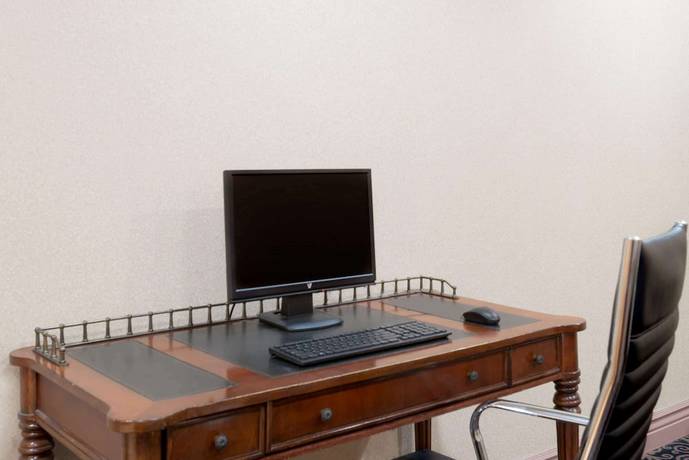 Imagen de los interiores del Hotel Howard Johnson By Wyndham Newburgh/west Point. Foto 18