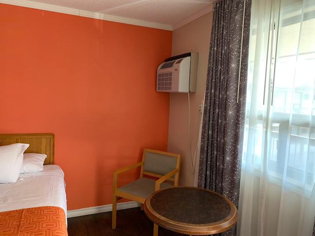 Imagen de la habitación del Hotel Howard Johnson By Wyndham Niagara Falls. Foto 7