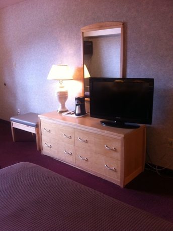 Imagen de la habitación del Hotel Howard Johnson By Wyndham Niagara Falls. Foto 14