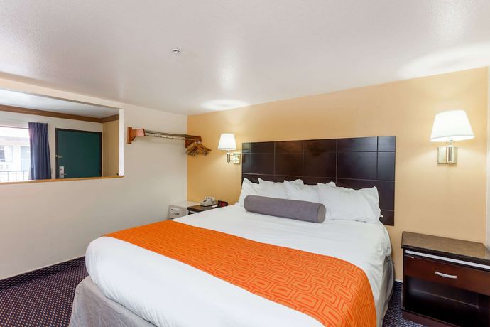 Imagen de la habitación del Hotel Howard Johnson By Wyndham Norco. Foto 7