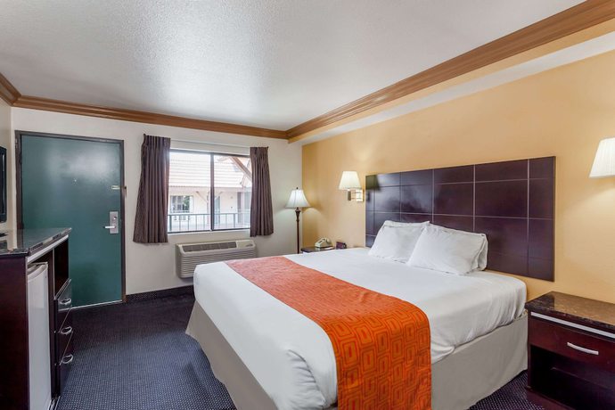 Imagen de la habitación del Hotel Howard Johnson By Wyndham Norco. Foto 9
