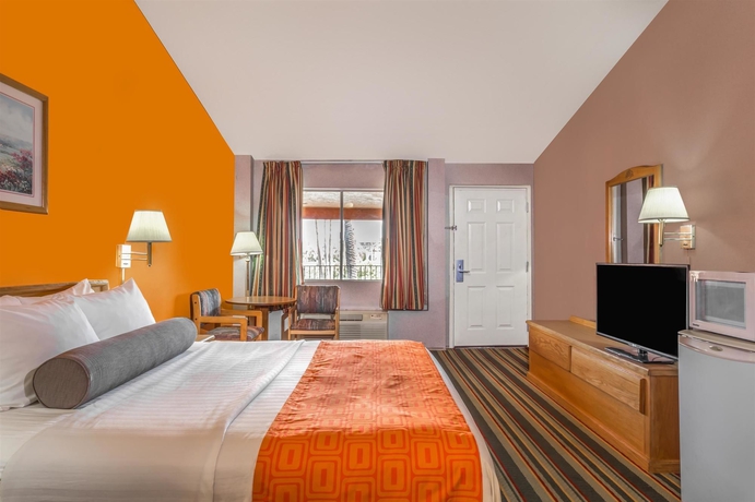 Imagen de la habitación del Hotel Howard Johnson By Wyndham Phoenix Airport/downtown Area. Foto 11