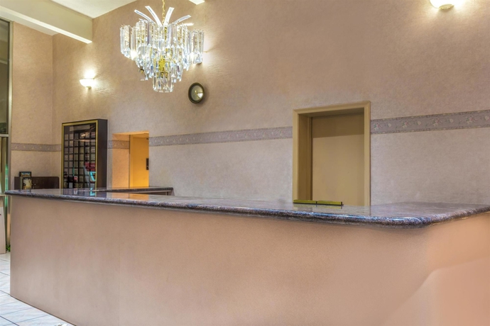 Imagen de los interiores del Hotel Howard Johnson By Wyndham Phoenix Airport/downtown Area. Foto 15