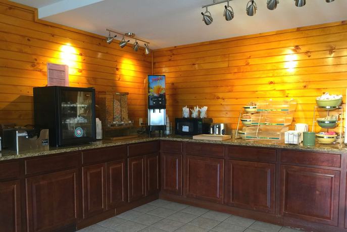 Imagen del bar/restaurante del Hotel Howard Johnson By Wyndham Pigeon Forge. Foto 2