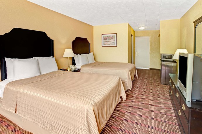 Imagen de la habitación del Hotel Howard Johnson By Wyndham Pikesville. Foto 4
