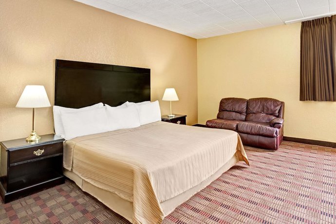Imagen de la habitación del Hotel Howard Johnson By Wyndham Pikesville. Foto 9