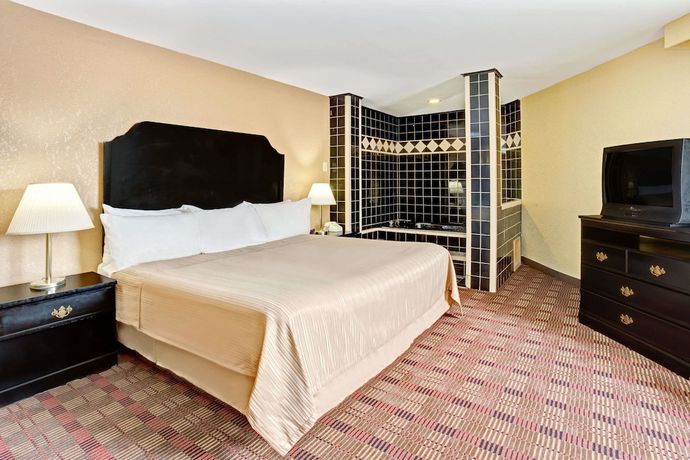 Imagen de la habitación del Hotel Howard Johnson By Wyndham Pikesville. Foto 11