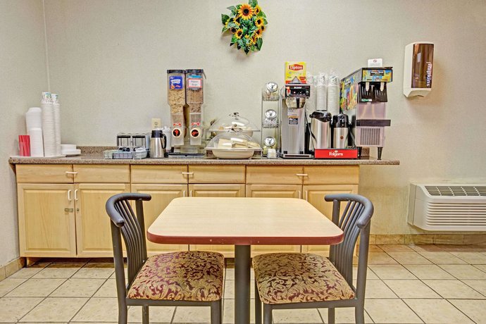 Imagen de los interiores del Hotel Howard Johnson By Wyndham Pikesville. Foto 15