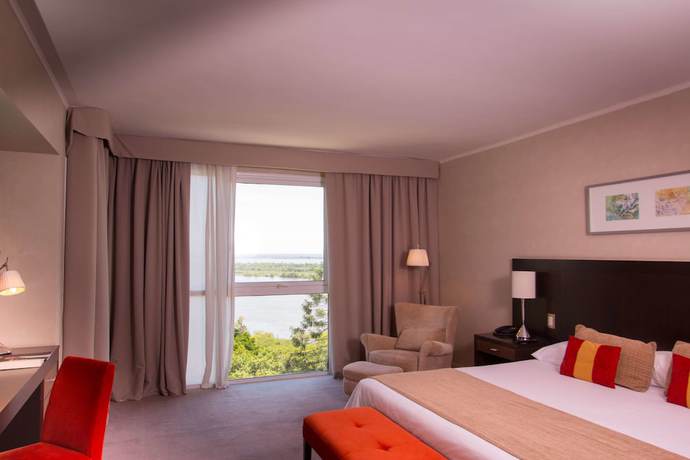 Imagen de la habitación del Hotel Howard Johnson By Wyndham Plaza Mayorazgo. Foto 4