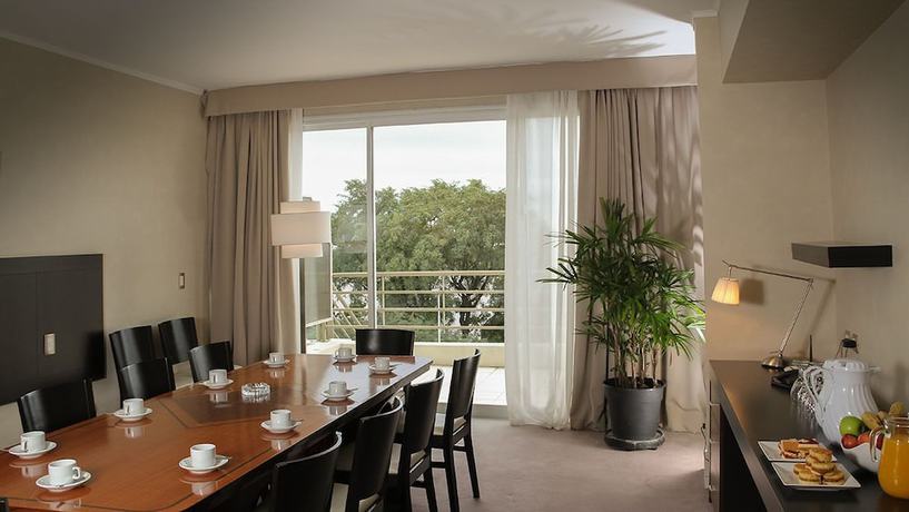 Imagen de la habitación del Hotel Howard Johnson By Wyndham Plaza Mayorazgo. Foto 9