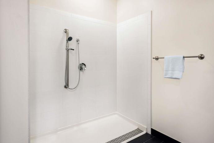 Imagen de la habitación del Hotel Howard Johnson By Wyndham Quincy/boston. Foto 11
