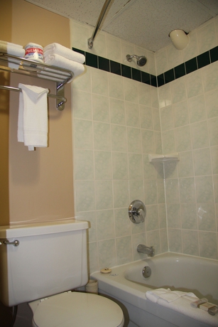 Imagen de la habitación del Hotel Howard Johnson By Wyndham Red Deer. Foto 2