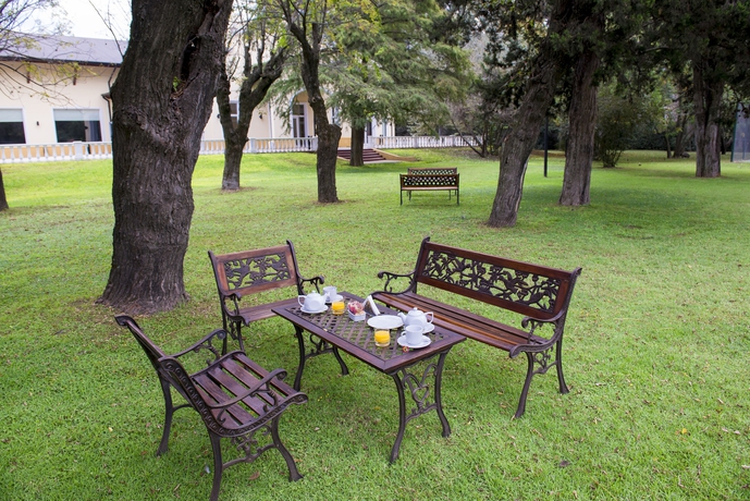 Imagen de los exteriores del Hotel Howard Johnson By Wyndham Resort Pilar. Foto 3