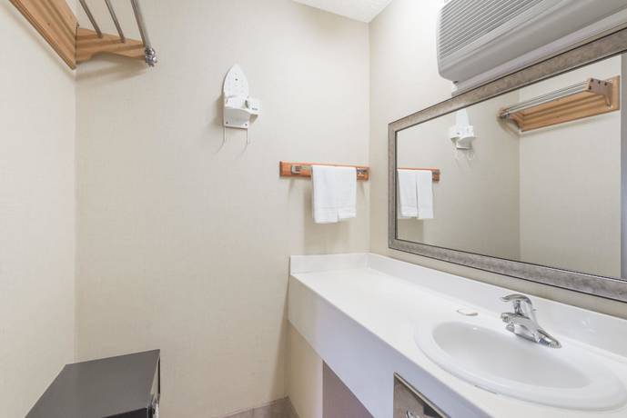 Imagen de la habitación del Hotel Howard Johnson By Wyndham Rocky Hill. Foto 11