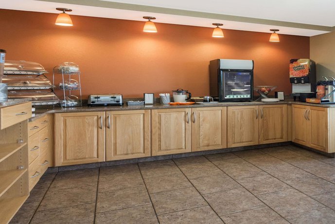 Imagen de los interiores del Hotel Howard Johnson By Wyndham Rocky Hill. Foto 19