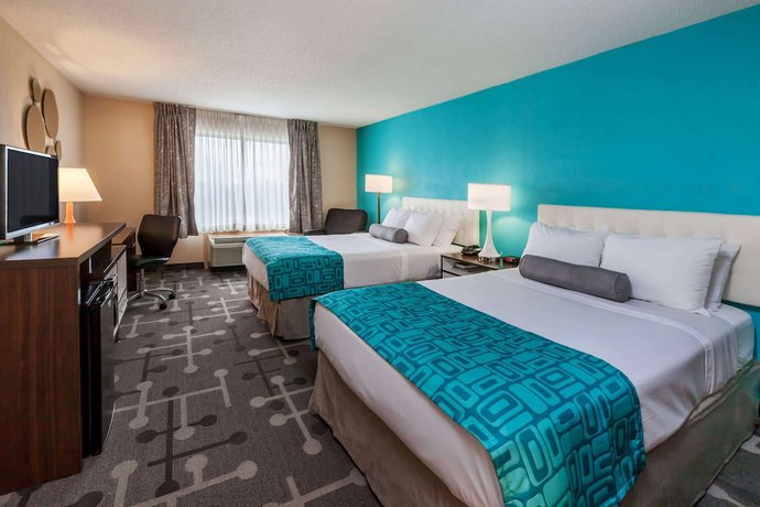 Imagen de la habitación del Hotel Howard Johnson By Wyndham Romulus Detroit Metro Airport. Foto 7