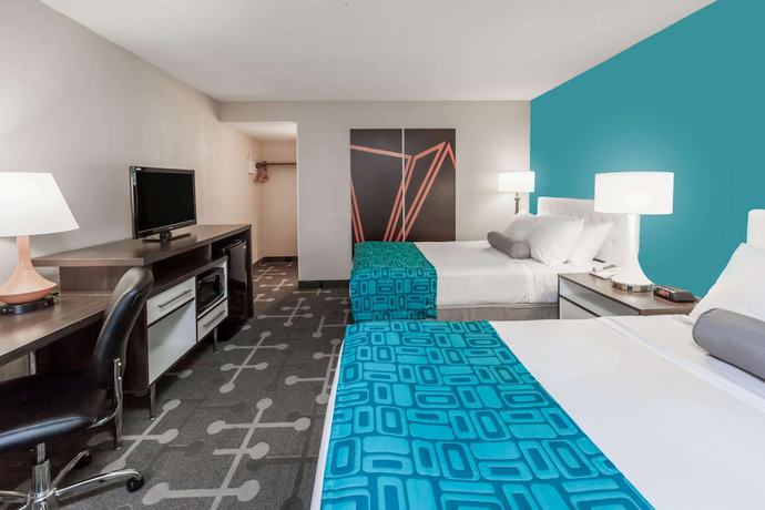 Imagen de la habitación del Hotel Howard Johnson By Wyndham Romulus Detroit Metro Airport. Foto 14