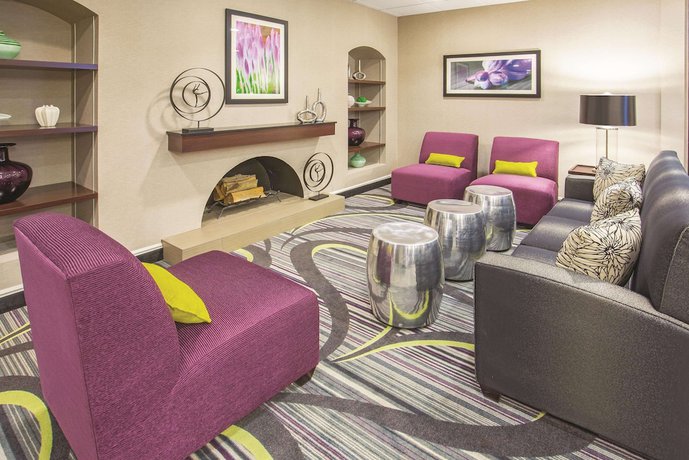 Imagen de los interiores del Hotel Howard Johnson By Wyndham Sacramento Downtown. Foto 17