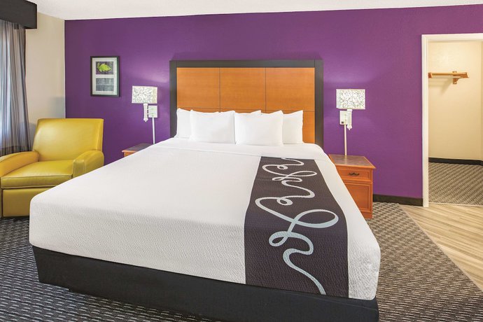 Imagen de la habitación del Hotel Howard Johnson By Wyndham Sacramento Downtown. Foto 5