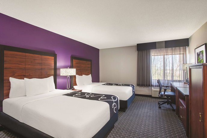 Imagen de la habitación del Hotel Howard Johnson By Wyndham Sacramento Downtown. Foto 13